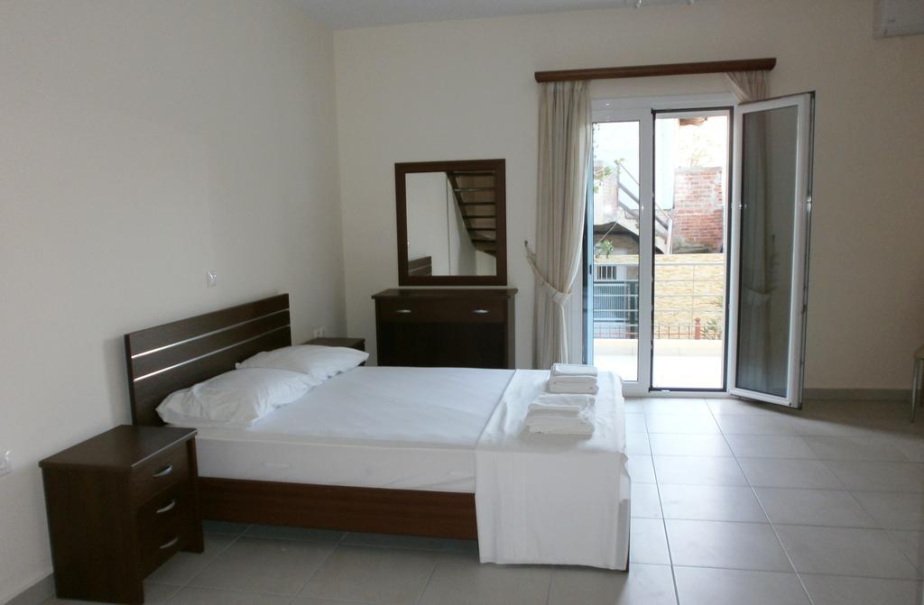 Artemis - Marina Apartments Evia الغرفة الصورة