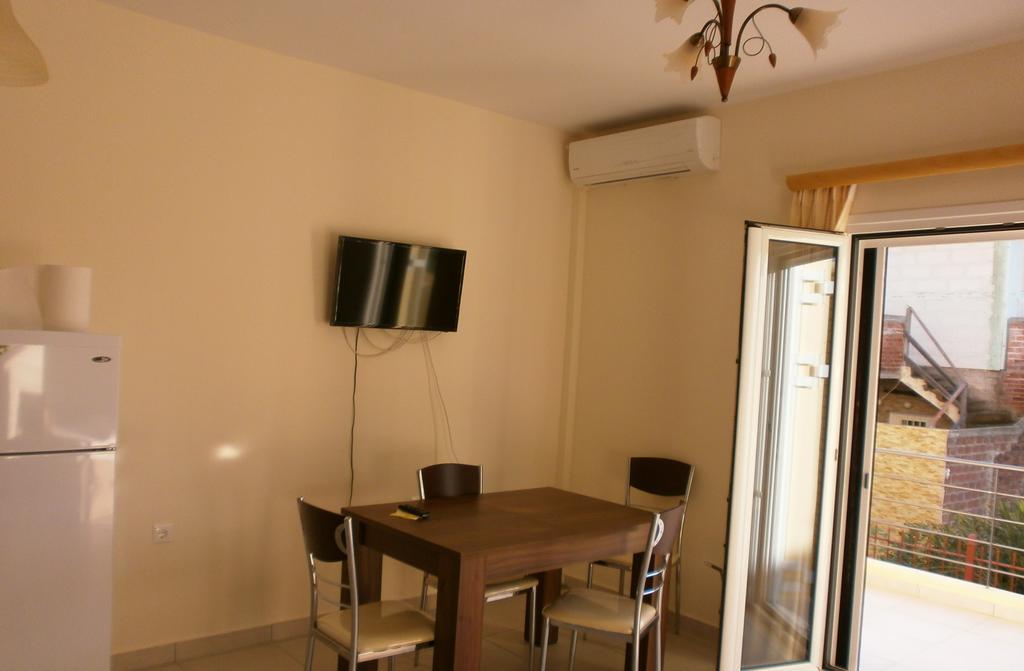 Artemis - Marina Apartments Evia الغرفة الصورة