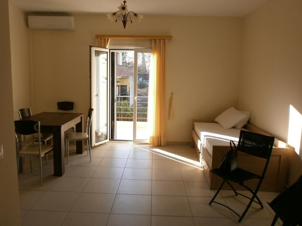 Artemis - Marina Apartments Evia الغرفة الصورة